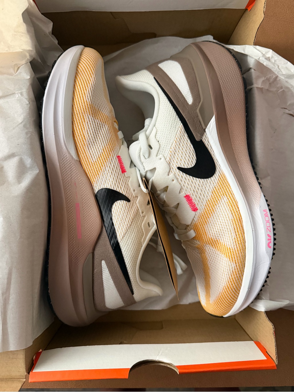 Nike Women’s Structure Running Shoes (Cream & Yellow) Women’s Size 7.5, Mens 6